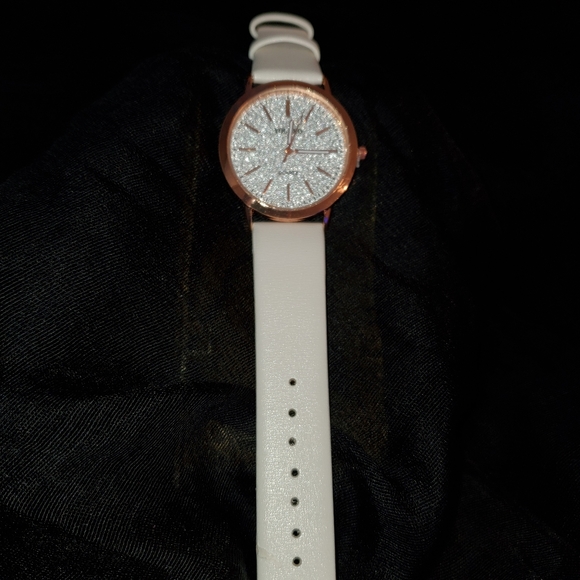 Watch - Picture 2 of 2